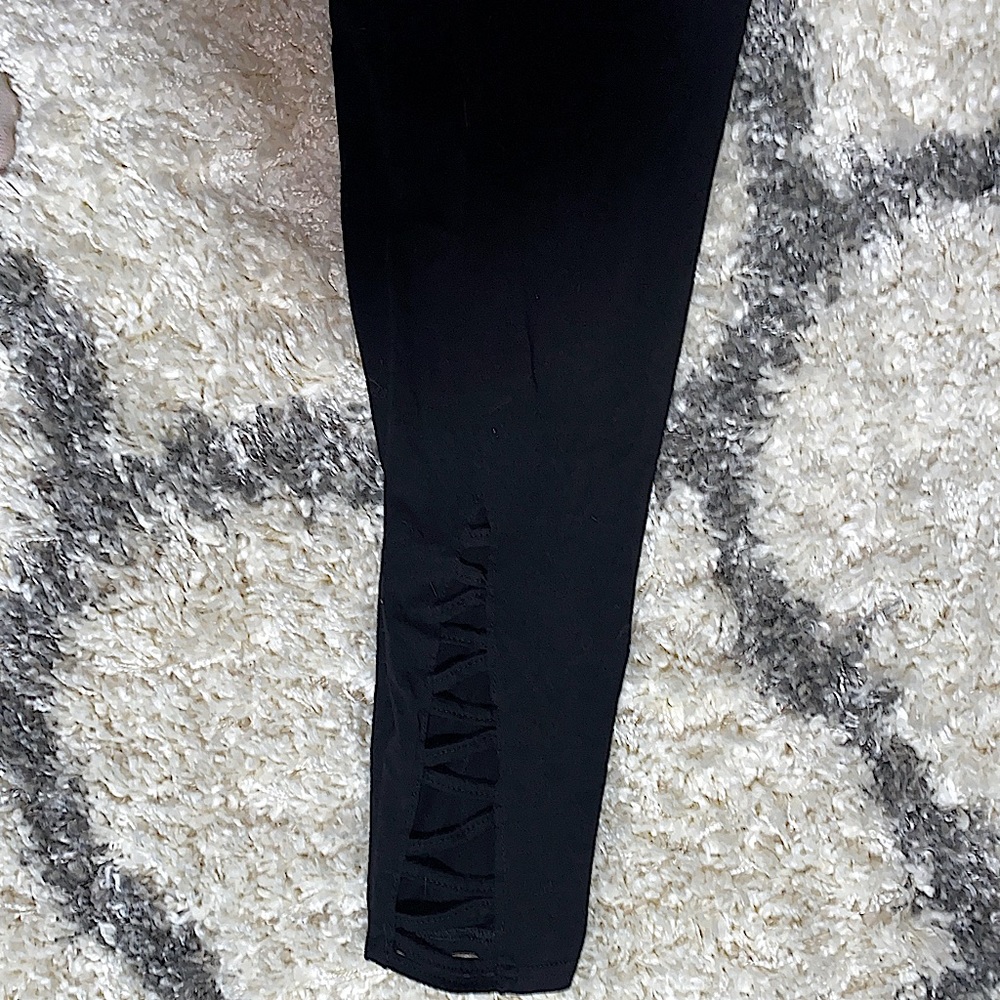Leggings with cutout accents on outside of ankle